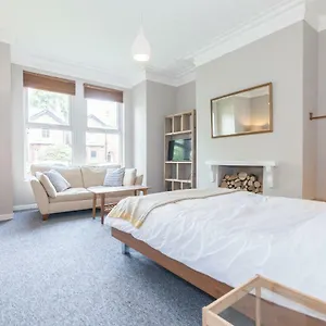 Apartment Rentalshosted Chorlton, Manchester