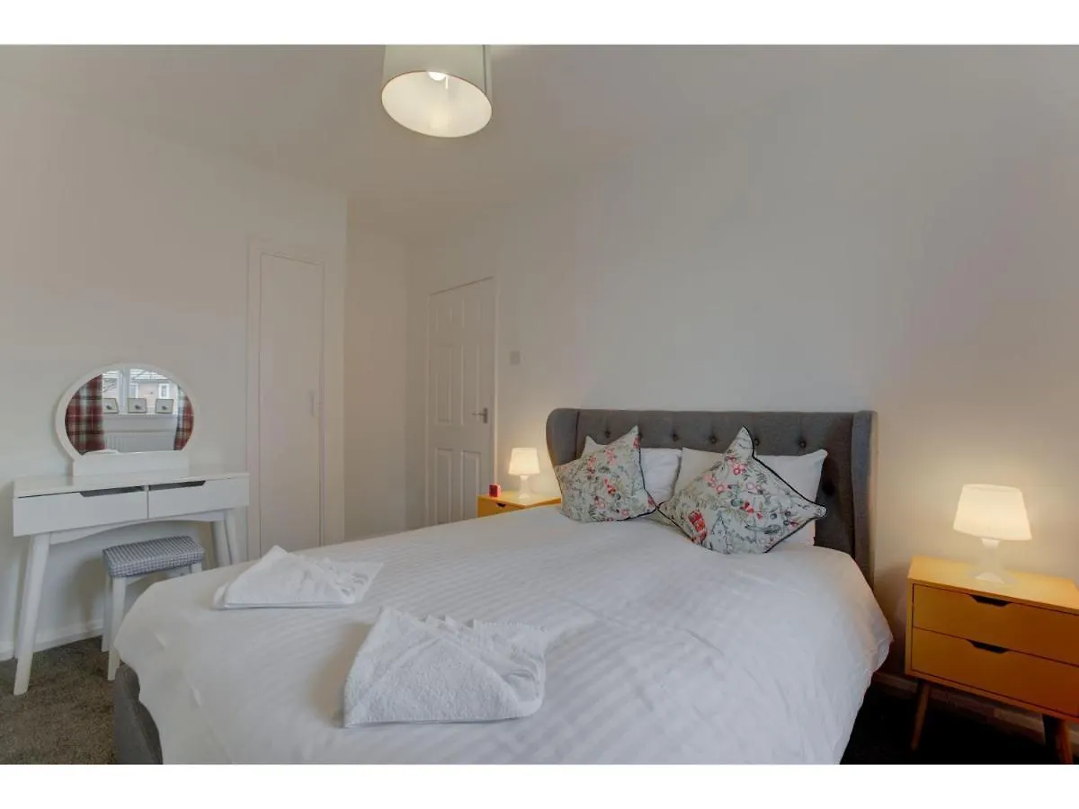 Gorgeous 3 Bed Home Near Manchester Airport 0*,  United Kingdom
