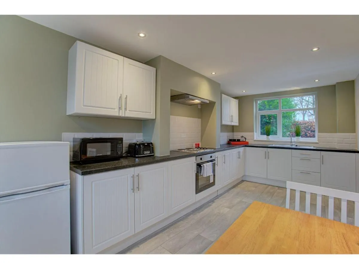 Gorgeous 3 Bed Home Near Manchester Airport 0*,  United Kingdom
